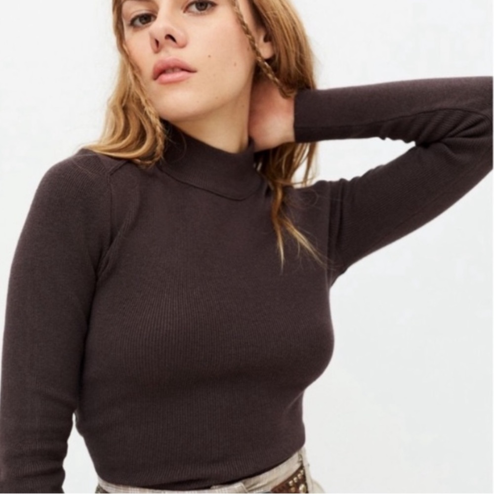 Urban Outfitters - BDG Long Sleeve Mock Neck Top